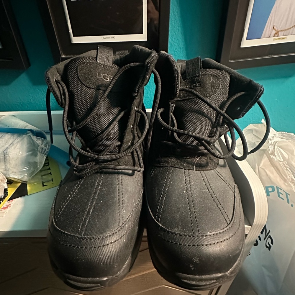 Ugg boots (Lets make a deal)